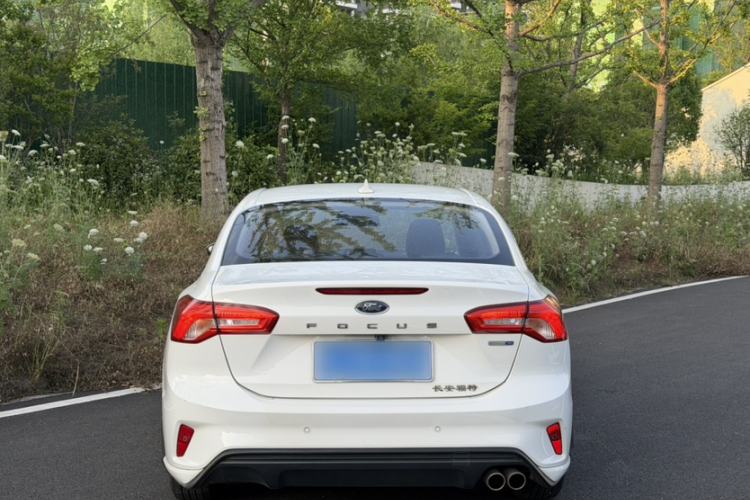 Used Ford Focus 2020 Sedan EcoBoost 180 Automatic Trend Edition Exterior 2