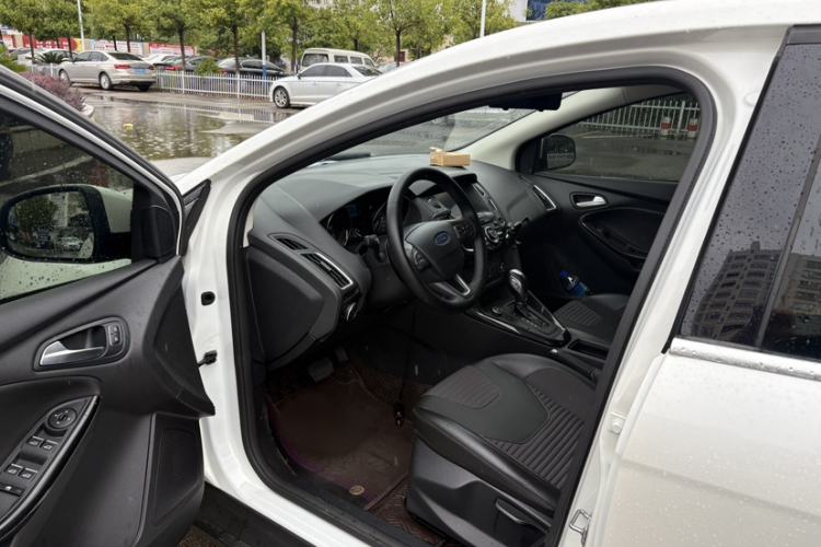 Used Ford Focus 2020 Hatchback Classic 1.5L Automatic Trendy Model Exterior 2