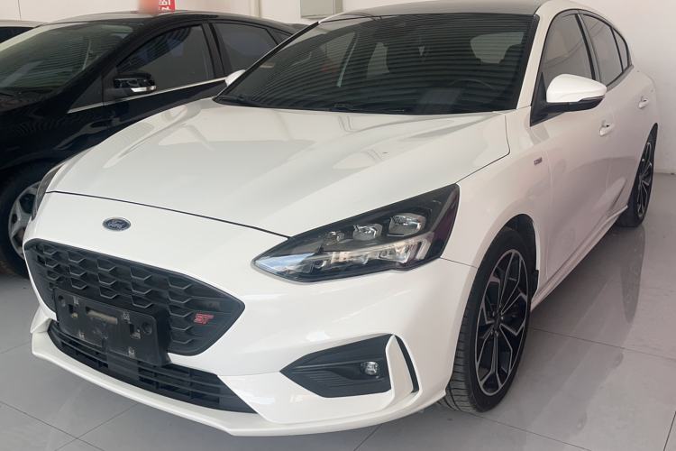 Used Ford Focus 2020 Hatchback EcoBoost 180 Automatic ST Line Exterior 2
