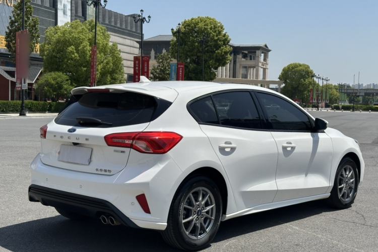 Used Ford Focus 2020 Hatchback EcoBoost 180 Automatic Trend Edition Exterior 3