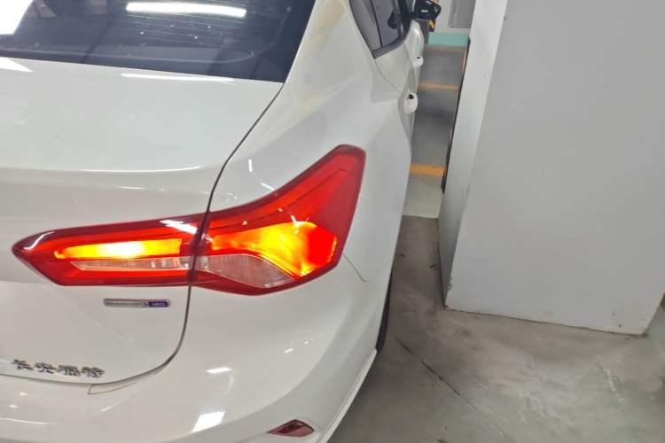 Used Ford Focus 2020 Sedan EcoBoost 180 Automatic Trend Edition Exterior 3