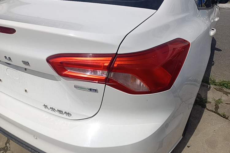 Used Ford Focus 2020 Sedan EcoBoost 180 Automatic Trend Edition Exterior 3