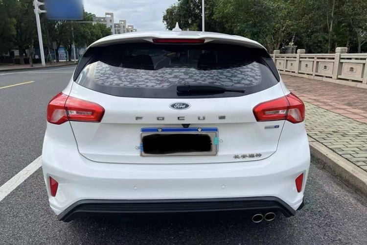 Used Ford Focus 2020 Hatchback EcoBoost 180 Automatic Trend Edition Exterior 3