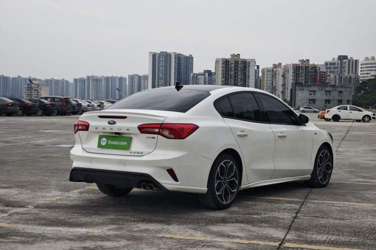 Used Ford Focus 2020 Sedan EcoBoost 180 Automatic ST Line Exterior 3