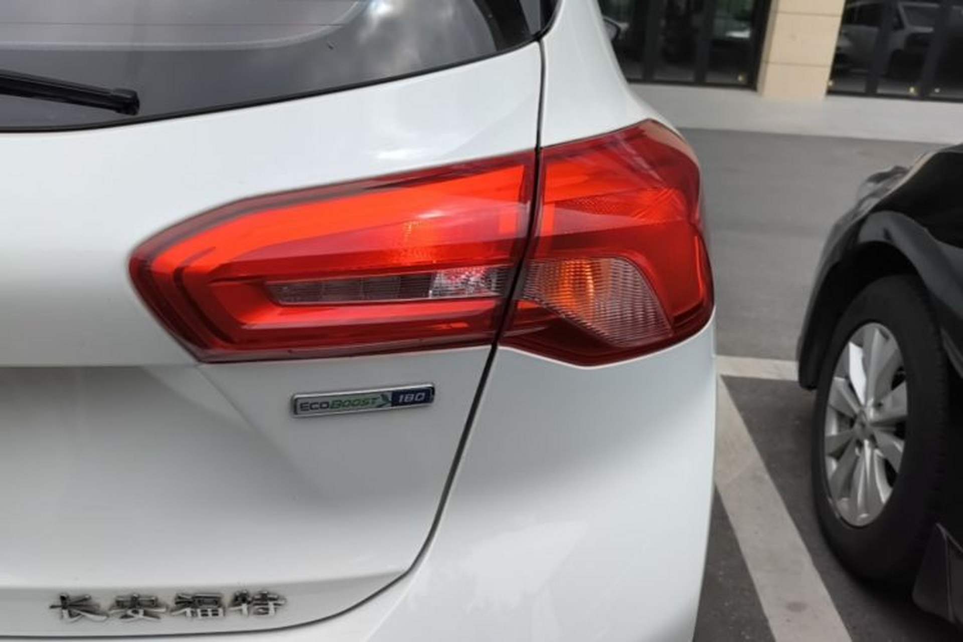 Used Ford Focus 2020 Hatchback EcoBoost 180 Automatic Trend Edition Exterior 3