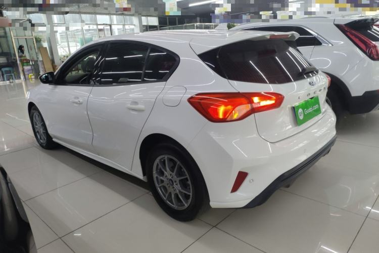 Used Ford Focus 2020 Hatchback EcoBoost 180 Automatic Trend Edition Exterior 3