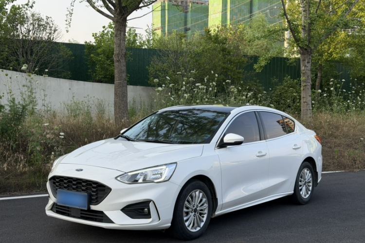 Used Ford Focus 2020 Sedan EcoBoost 180 Automatic Trend Edition Exterior 3