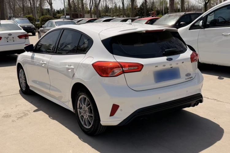 Used Ford Focus 2020 Hatchback 1.5L Automatic Sharp Edition Exterior 3