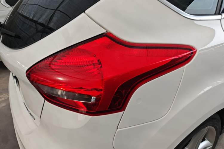 Used Ford Focus 2020 Hatchback Classic 1.5L Automatic Trendy Model Exterior 3