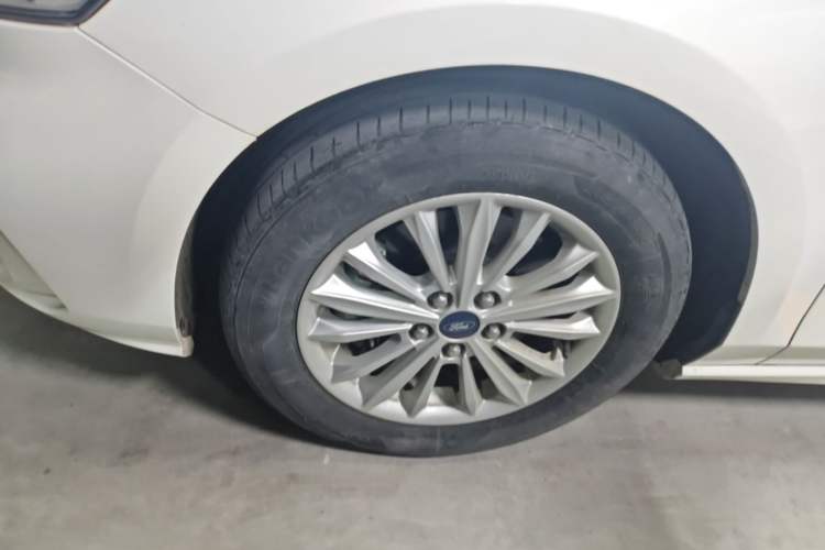 Used Ford Focus 2020 Sedan EcoBoost 180 Automatic Trend Edition Exterior 4