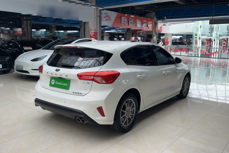 Used Ford Focus 2020 Hatchback EcoBoost 180 Automatic Trend Edition Exterior 4