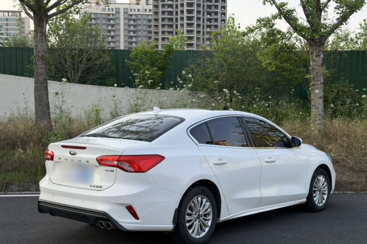 Used Ford Focus 2020 Sedan EcoBoost 180 Automatic Trend Edition Exterior 4