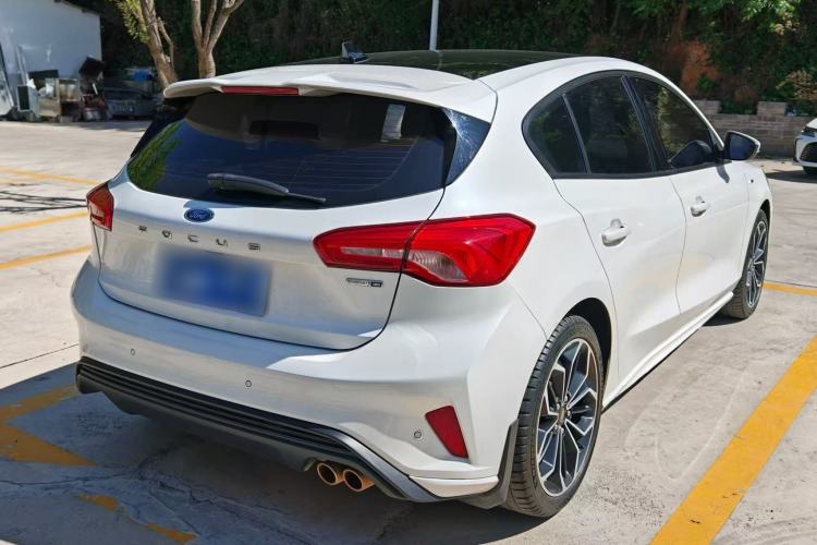 Used Ford Focus 2020 Hatchback EcoBoost 180 Automatic ST Line Exterior 4