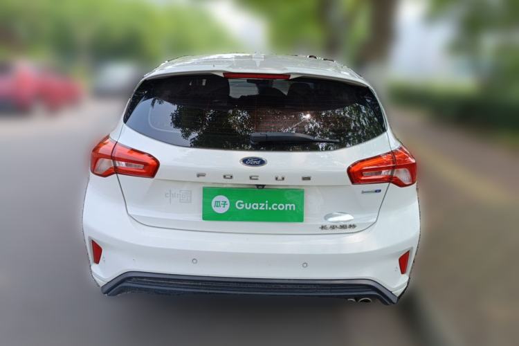 Used Ford Focus 2020 Hatchback EcoBoost 180 Automatic Trend Edition Exterior 4