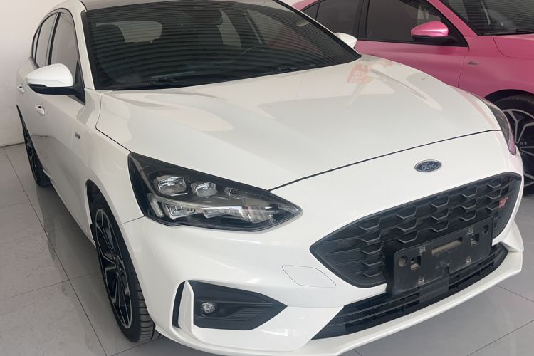 Used Ford Focus 2020 Hatchback EcoBoost 180 Automatic ST Line Exterior 4