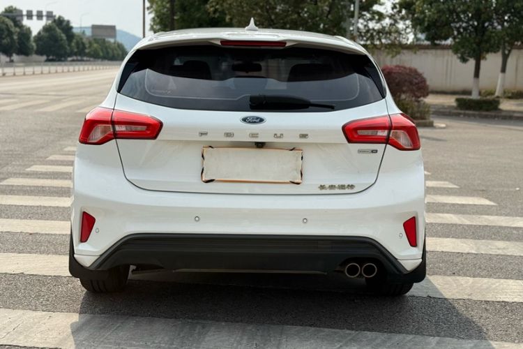 Used Ford Focus 2020 Hatchback EcoBoost 180 Automatic Trend Edition Exterior 5