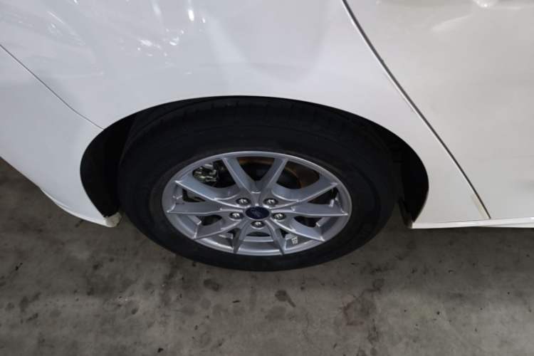 Used Ford Focus 2020 Hatchback EcoBoost 180 Automatic Trend Edition Exterior 5