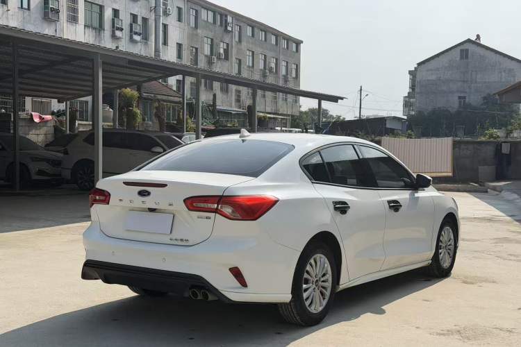 Used Ford Focus 2020 Sedan EcoBoost 180 Automatic Trend Edition Exterior 5