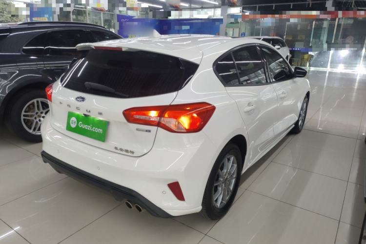 Used Ford Focus 2020 Hatchback EcoBoost 180 Automatic Trend Edition Exterior 5