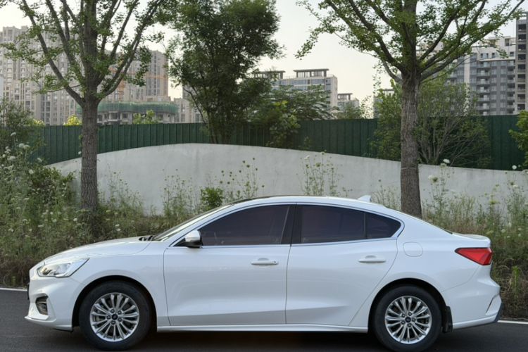 Used Ford Focus 2020 Sedan EcoBoost 180 Automatic Trend Edition Exterior 5
