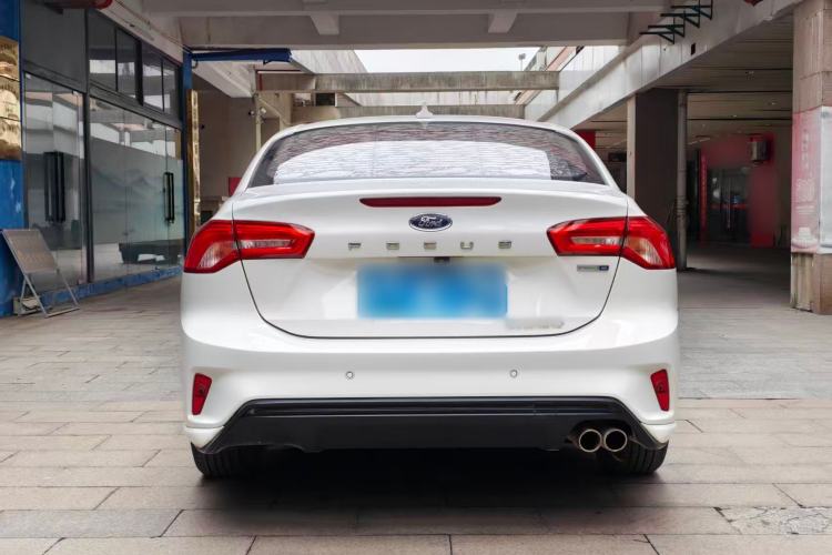 Used Ford Focus 2020 Sedan EcoBoost 180 Automatic Trend Edition Exterior 5