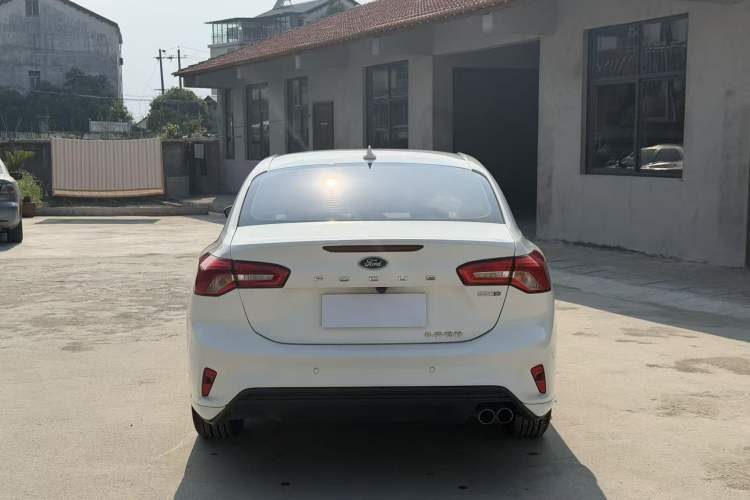 Used Ford Focus 2020 Sedan EcoBoost 180 Automatic Trend Edition Exterior 6