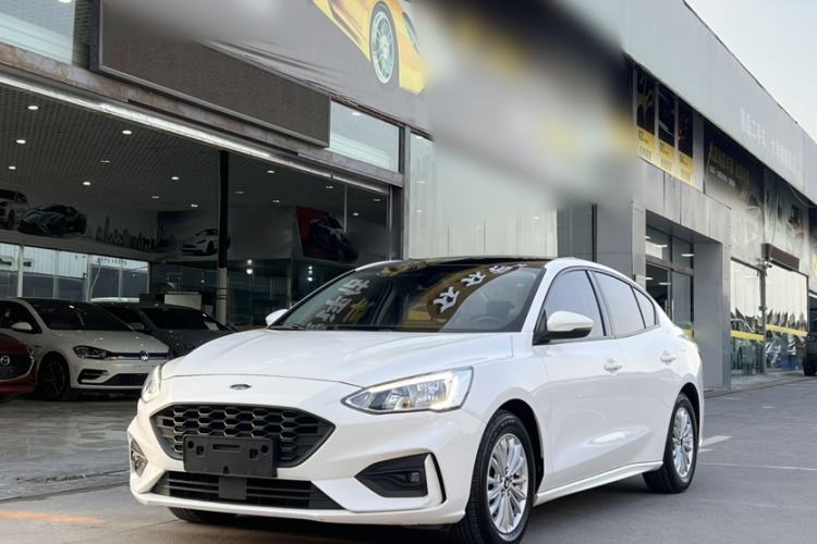 Used Ford Focus 2020 Sedan EcoBoost 180 Automatic Trend Edition Exterior 6