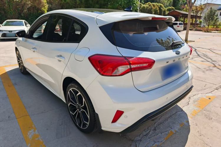 Used Ford Focus 2020 Hatchback EcoBoost 180 Automatic ST Line Exterior 6
