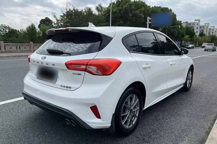 Used Ford Focus 2020 Hatchback EcoBoost 180 Automatic Trend Edition Exterior 7