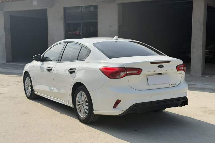 Used Ford Focus 2020 Sedan EcoBoost 180 Automatic Trend Edition Exterior 7