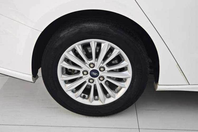 Used Ford Focus 2020 Sedan EcoBoost 180 Automatic Trend Edition Exterior 8