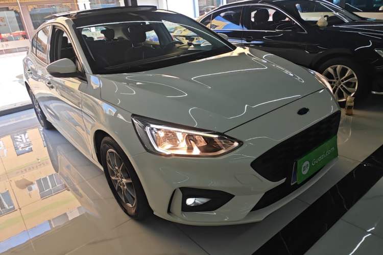 Used Ford Focus 2020 Hatchback 1.5L Automatic Sharp Edition Front Right 45 Deg