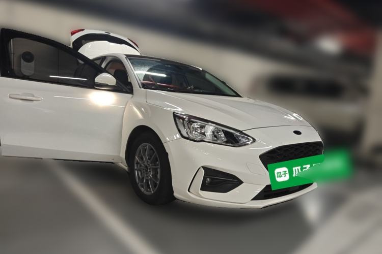 Used Ford Focus 2020 Hatchback EcoBoost 180 Automatic Trend Edition Front Right 45 Deg