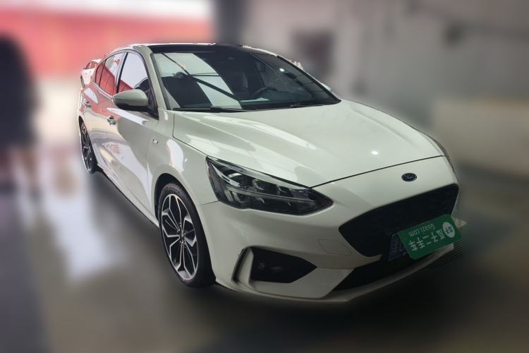 Used Ford Focus 2020 Sedan EcoBoost 180 Automatic Titanium Edition Front Right 45 Deg