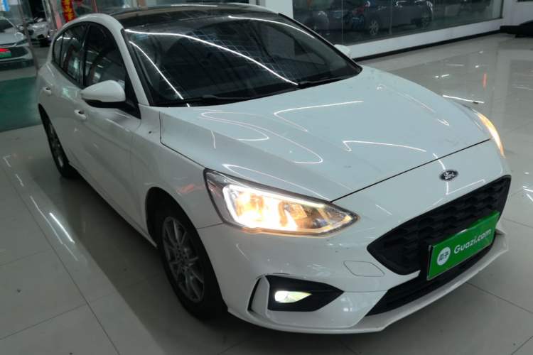 Used Ford Focus 2020 Hatchback EcoBoost 180 Automatic Trend Edition Front Right 45 Deg