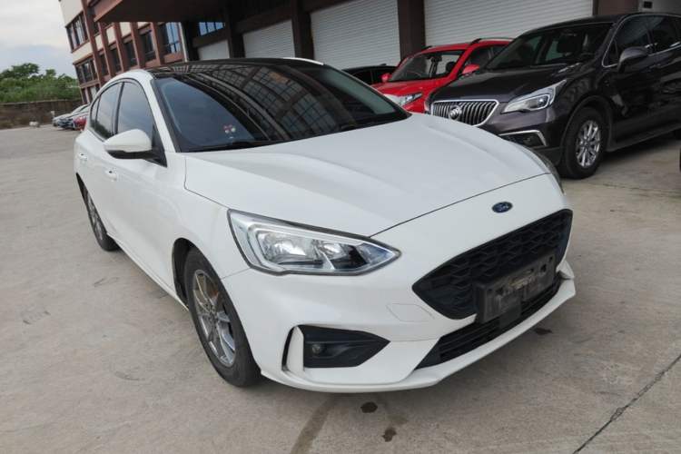 Used Ford Focus 2020 Hatchback EcoBoost 180 Automatic Trend Edition Front Right 45 Deg