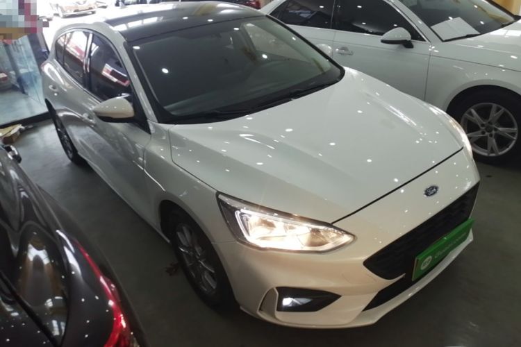 Used Ford Focus 2020 Hatchback 1.5L Automatic Sharp Edition Front Right 45 Deg