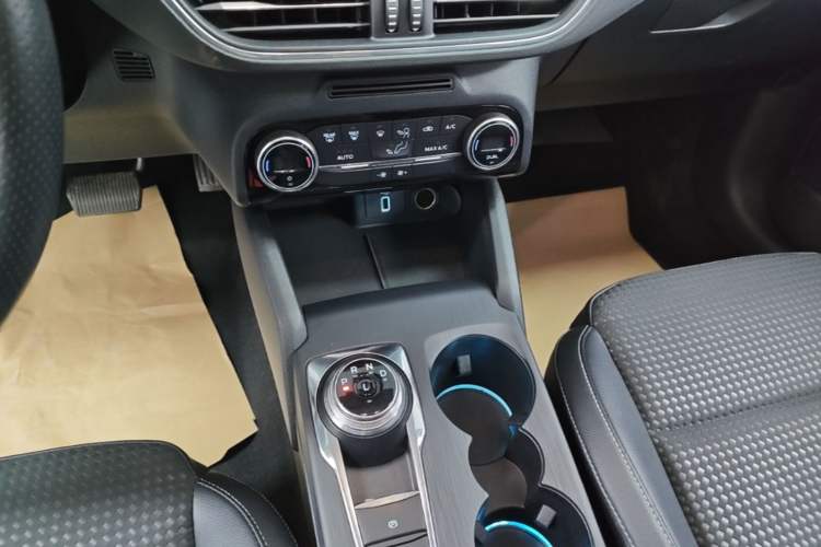 Used Ford Focus 2020 Hatchback EcoBoost 180 Automatic Trend Edition Gear Lever