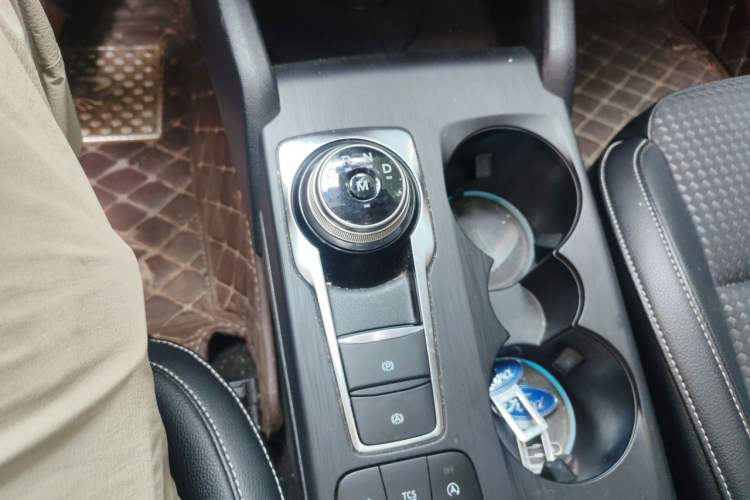 Used Ford Focus 2020 Sedan EcoBoost 180 Automatic Trend Edition Gear Lever