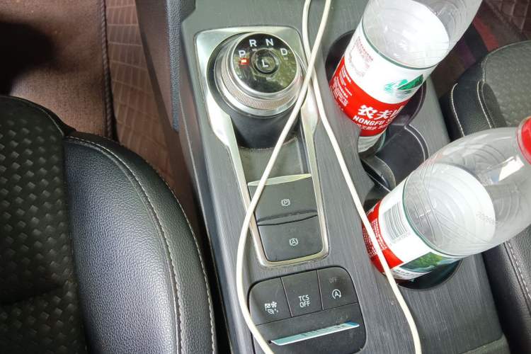 Used Ford Focus 2020 Sedan EcoBoost 180 Automatic Trend Edition Gear Lever
