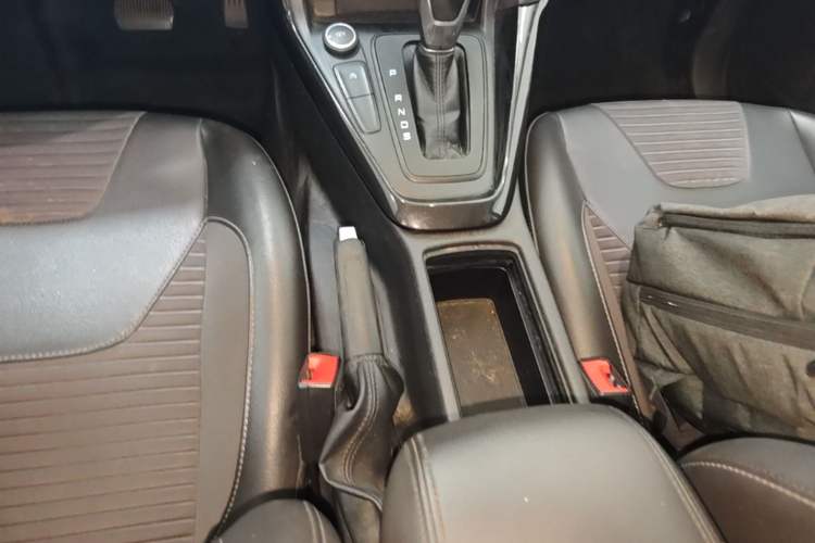Used Ford Focus 2020 Hatchback Classic 1.5L Automatic Trendy Model Gear Lever