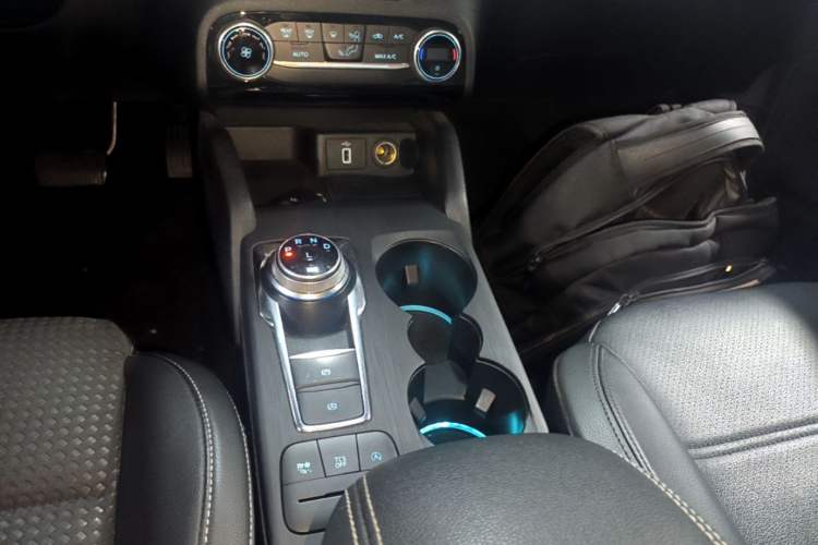 Used Ford Focus 2020 Sedan EcoBoost 180 Automatic Trend Edition Gear Lever