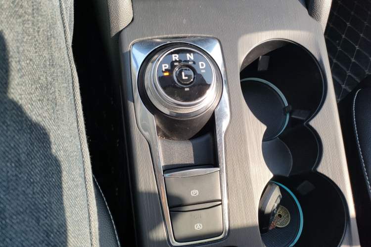 Used Ford Focus 2020 Hatchback EcoBoost 180 Automatic Trend Edition Gear Lever