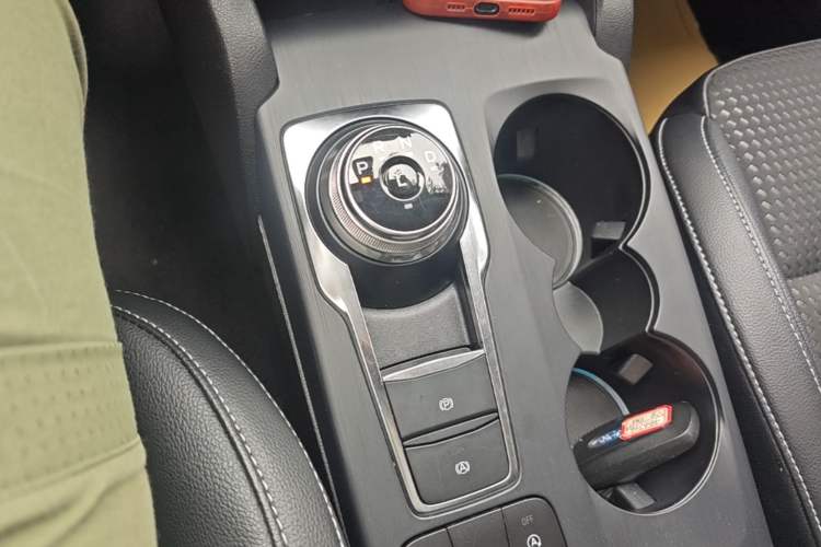 Used Ford Focus 2020 Hatchback EcoBoost 180 Automatic Trend Edition Gear Lever