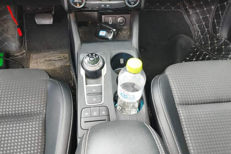 Used Ford Focus 2020 Sedan EcoBoost 180 Automatic Trend Edition Gear Lever