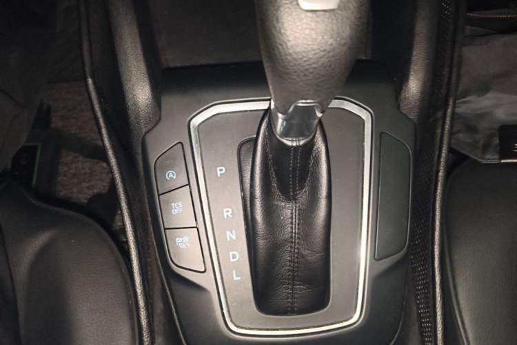 Used Ford Focus 2020 Hatchback 1.5L Automatic Sharp Edition Gear Lever