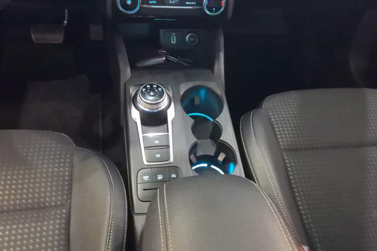 Used Ford Focus 2020 Sedan EcoBoost 180 Automatic Trend Edition Gear Lever