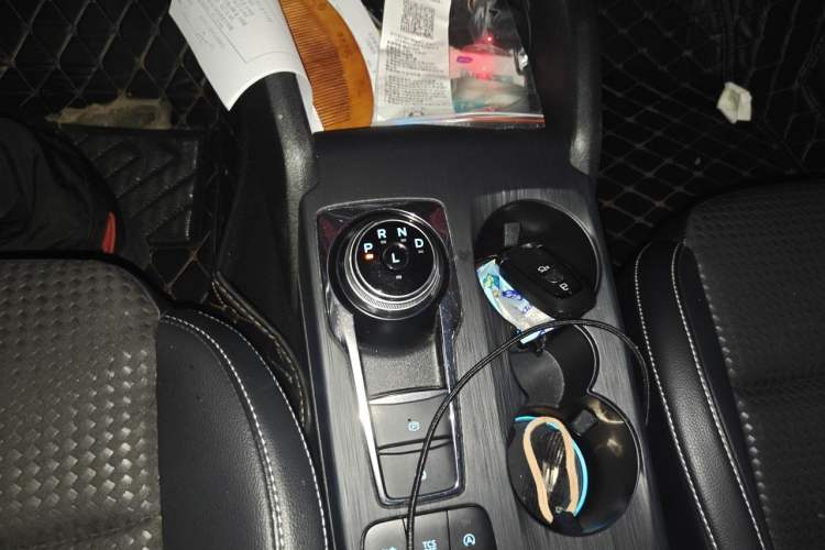 Used Ford Focus 2020 Hatchback EcoBoost 180 Automatic Trend Edition Gear Lever