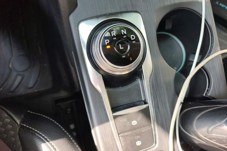 Used Ford Focus 2020 Sedan EcoBoost 180 Automatic Trend Edition Gear Lever