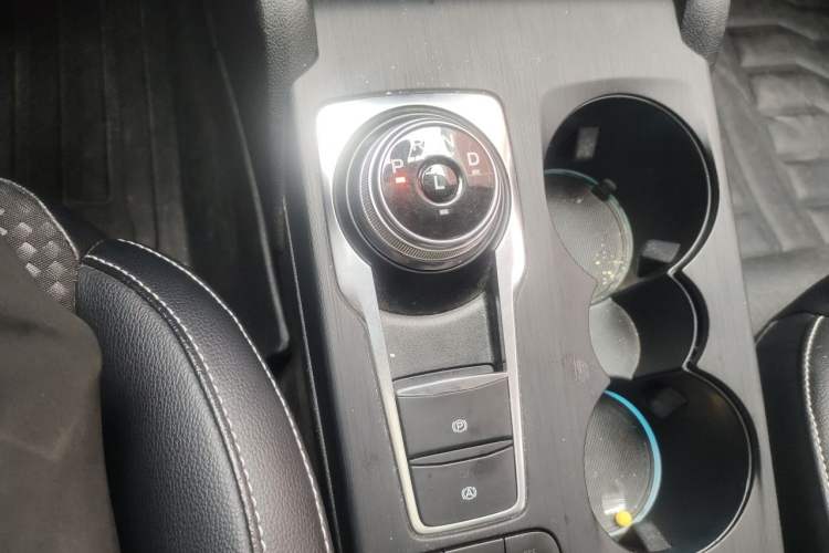 Used Ford Focus 2020 Hatchback EcoBoost 180 Automatic Trend Edition Gear Lever
